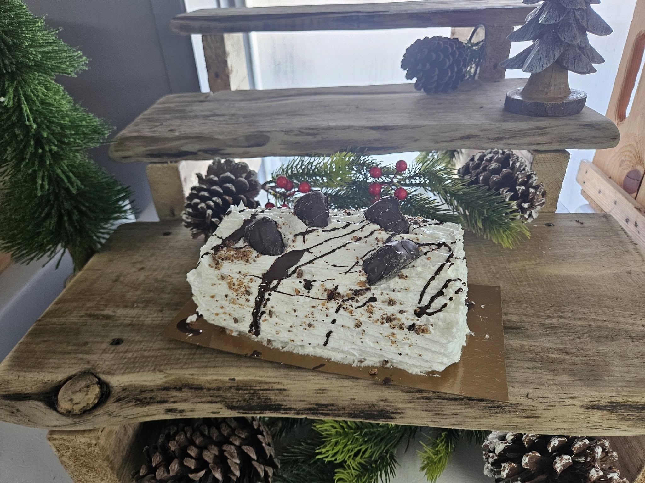 No photo description available.